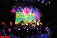 Нигяр Джамал с дочерьми дала концерт в Баку (фотосессия)