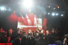 Нигяр Джамал с дочерьми дала концерт в Баку (фотосессия)