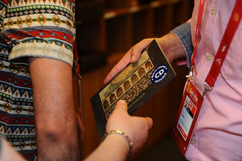 Представителям делегаций "Евровидения 2012" преподнесли памятные подарки (фото)