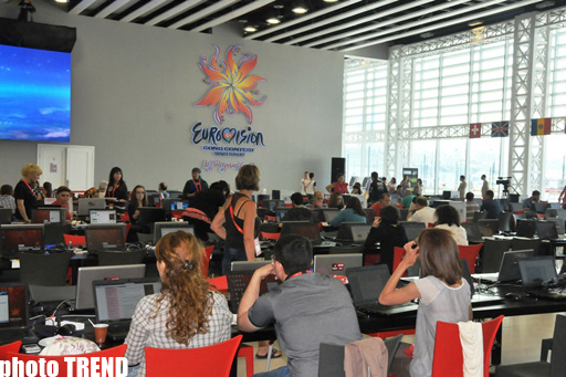 В неформальном голосовании финала "Евровидения-2012" лидирует Сабина Бабаева (фото)