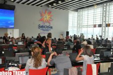 В неформальном голосовании финала "Евровидения-2012" лидирует Сабина Бабаева (фото)