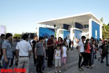 Тысячи людей в Баку празднуют финал "Евровидения 2012" (фотосессия)