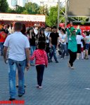 Тысячи людей в Баку празднуют финал "Евровидения 2012" (фотосессия)