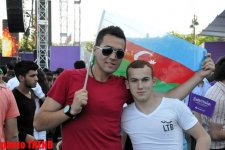 Тысячи людей в Баку празднуют финал "Евровидения 2012" (фотосессия)