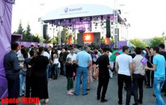 Тысячи людей в Баку празднуют финал "Евровидения 2012" (фотосессия)