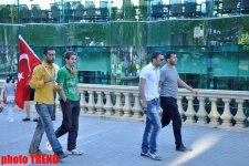 Тысячи людей в Баку празднуют финал "Евровидения 2012" (фотосессия)