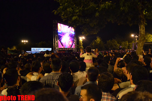 Ночной Баку отмечает финал «Евровидения-2012» (ФОТО)