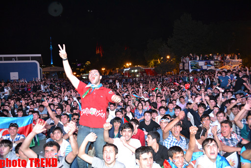 Ночной Баку отмечает финал «Евровидения-2012» (ФОТО)