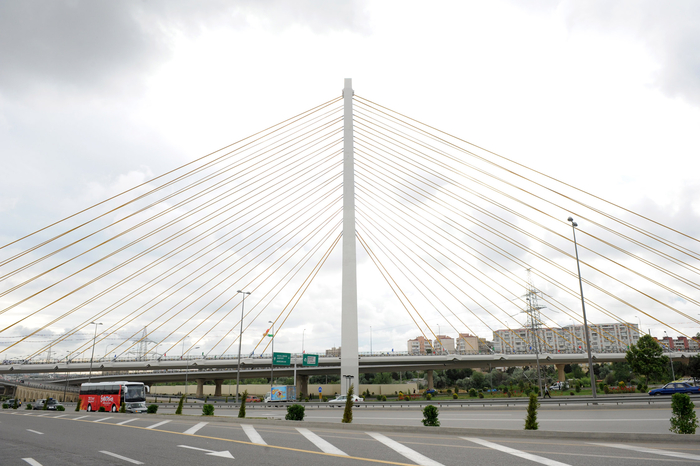 В Баку сдан в эксплуатацию третий комплекс дорожного узла на пересечении проспектов Гейдара Алиева и Зии Буниятова (ФОТО)
