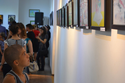 В Баку открылась выставка, посвященная Международному дню защиты детей (фото)