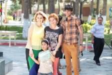 Азербайджанские певицы угостили детей пловом и долмой (фотосессия)