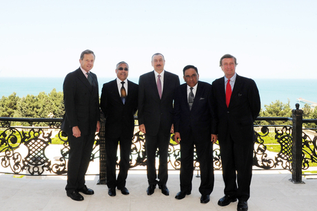 Президент Азербайджана принял делегацию лордов Великобритании