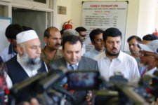 Азербайджан подарил пакистанскому благотворительному фонду машину скорой помощи (ФОТО)