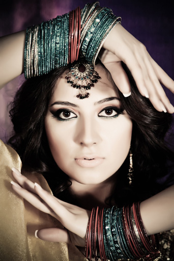 Аян Бабакишиева презентовала новый проект в семи образах (видео-фотосессия)