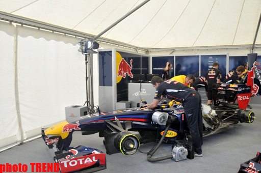 Самый быстрый в мире болид в Баку - грандиозное шоу Red Bull Racing (фото)