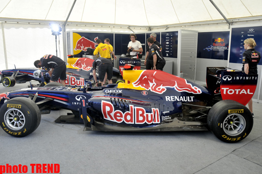 Самый быстрый в мире болид в Баку - грандиозное шоу Red Bull Racing (фото)