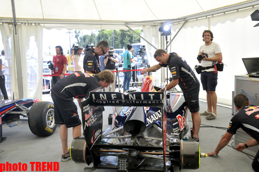 Самый быстрый в мире болид в Баку - грандиозное шоу Red Bull Racing (фото)