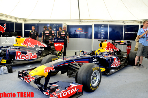 Самый быстрый в мире болид в Баку - грандиозное шоу Red Bull Racing (фото)