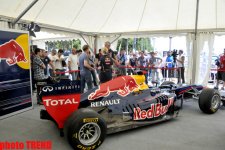 Самый быстрый в мире болид в Баку - грандиозное шоу Red Bull Racing (фото)
