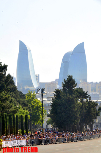 Самый быстрый в мире болид в Баку - грандиозное шоу Red Bull Racing (фото)