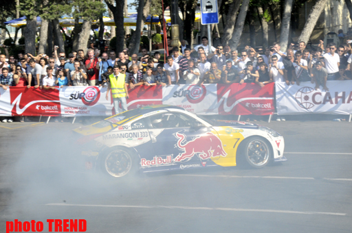 Самый быстрый в мире болид в Баку - грандиозное шоу Red Bull Racing (фото)