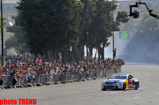 Самый быстрый в мире болид в Баку - грандиозное шоу Red Bull Racing (фото)