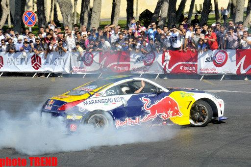 Самый быстрый в мире болид в Баку - грандиозное шоу Red Bull Racing (фото)