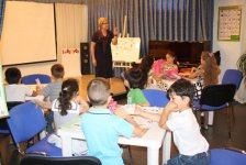 В Баку прошел литературный утренник "Путешествие в мир знаний" (фотосессия)