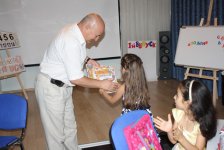 В Баку прошел литературный утренник "Путешествие в мир знаний" (фотосессия)