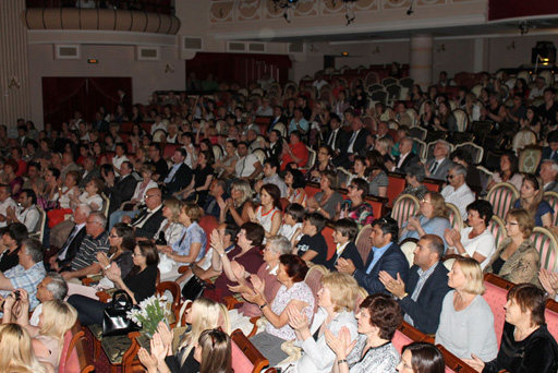 Азербайджанский спектакль покорил Москву (фотосессия)