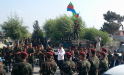 Намиг Гарачухурлу выступил с концертом перед солдатами (фотосессия)