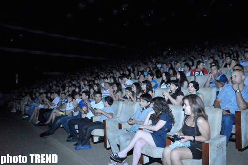 "Романтичный принц поп-музыки" Сердар Ортадж выступил с концертом в Баку (фотосессия)