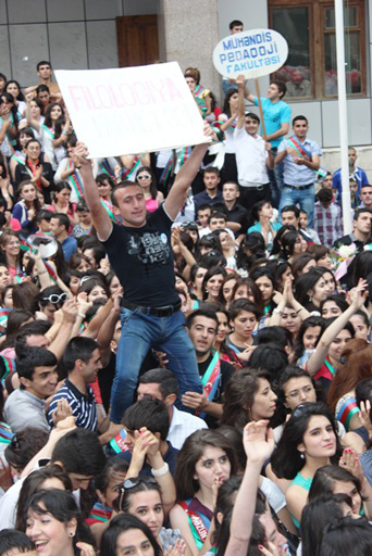 В Баку состоялся праздничный вечер выпускников педуниверситета (фотосессия)