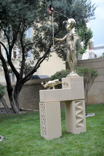 Организация YARAT! представила проект Махмуда Рустамова "Альтернатива" (фотосессия)