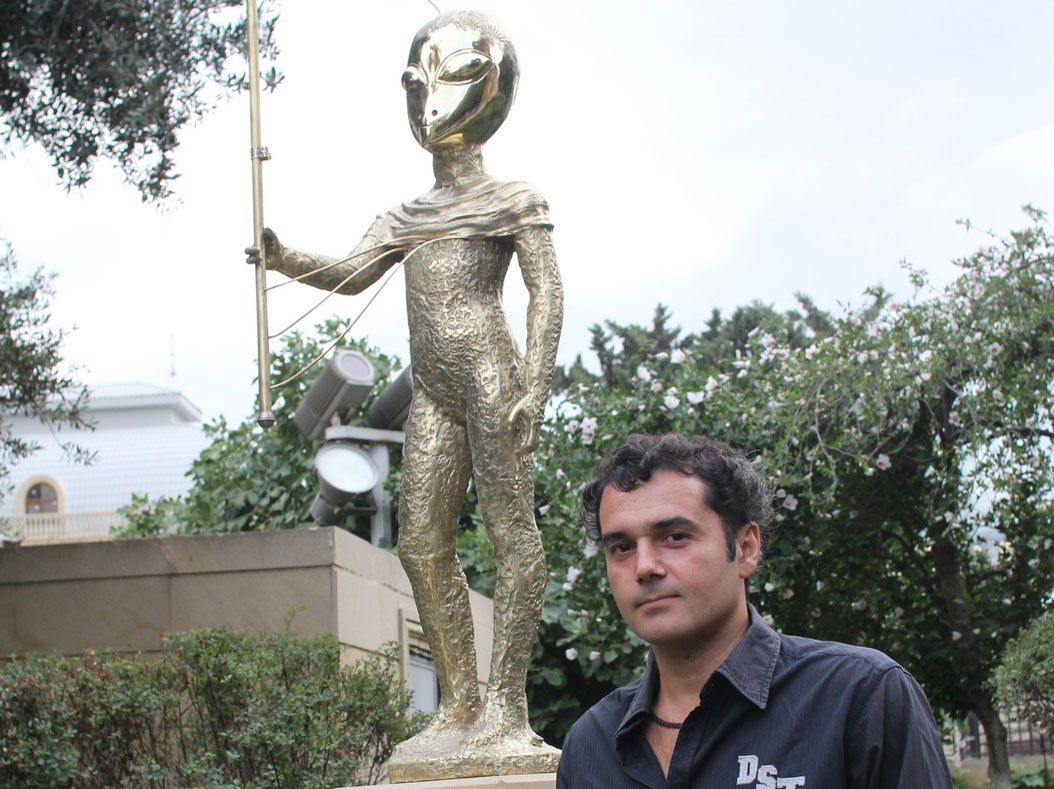 Организация YARAT! представила проект Махмуда Рустамова "Альтернатива" (фотосессия)