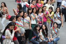 В Баку состоялся праздничный вечер выпускников педуниверситета (фотосессия)