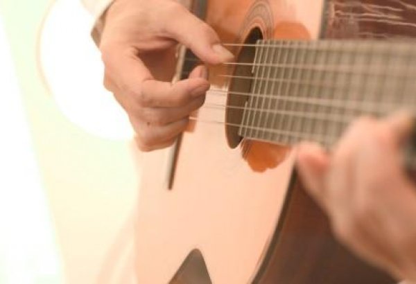 Гитару Боба Дилана продали почти за 400 тысяч долларов