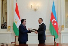 Азербайджан и Таджикистан подписали ряд межправдокументов (ФОТО)