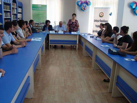 Поэт Вахид Азиз: За все хорошие и плохие качества молодежи в ответе старшее поколение (фото)