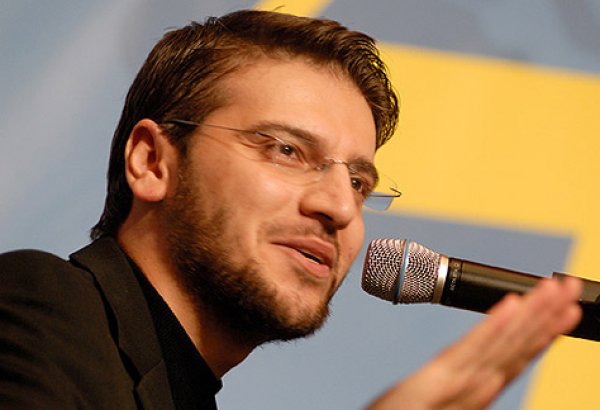 Певец-азербайджанец из Лондона выступит с большим концертом в Казани