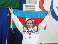 Человек, который не может ходить, но парит в облаках: фильм об уникальном азербайджанце (ФОТО)