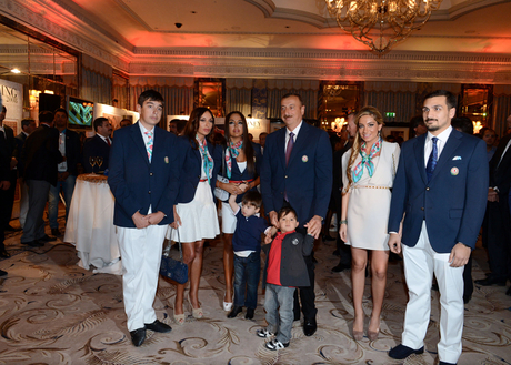 Президент Ильхам Алиев: Азербайджан надеется, что спортсмены достойно представят страну на Олимпиаде и во время соревнований поднимут ее флаг