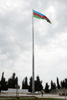 Президент Азербайджана ознакомился с Площадью Флага в Лянкяране (ФОТО)