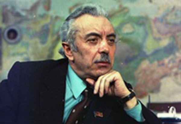 Памятник азербайджанскому геологу ваяет автор монументов Александру II, Достоевскому, Шолохову