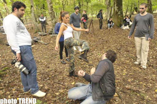 В Азербайджане снят триллер "Пойми меня" - героиня в образе Анджелины Джоли и Милы Йовович (фотосессия)