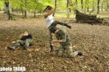 В Азербайджане снят триллер "Пойми меня" - героиня в образе Анджелины Джоли и Милы Йовович (фотосессия)