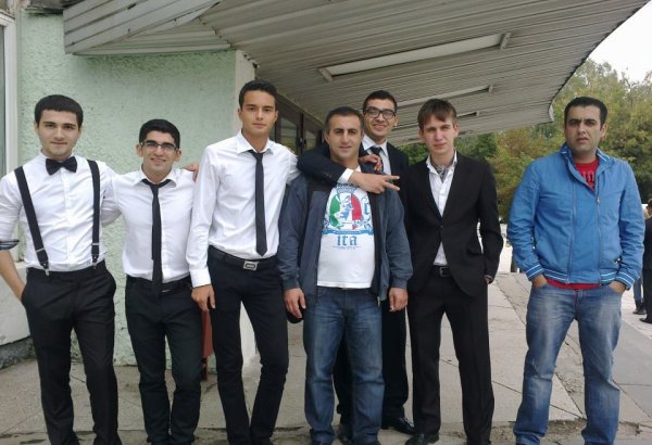 Команды из Азербайджана вышли во второй тур на международном фестивале "КиВиН-2013"