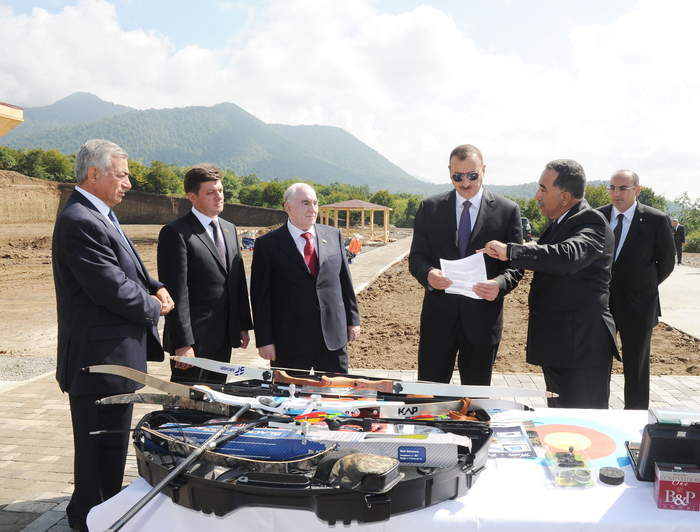 Ильхам Алиев ознакомился со строительством комплекса по стрельбе из лука и стендовой стрельбе в Габалинском районе  (ФОТО)