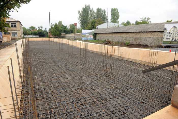 Президент Азербайджана принял участие в церемонии закладки фундамента нового здания Бехметлинской сельской средней школы (ФОТО)