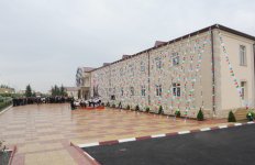 Президент Ильхам Алиев принял участие в открытии в Шеки нового поселка для 423 семей вынужденных переселенцев (ФОТО)